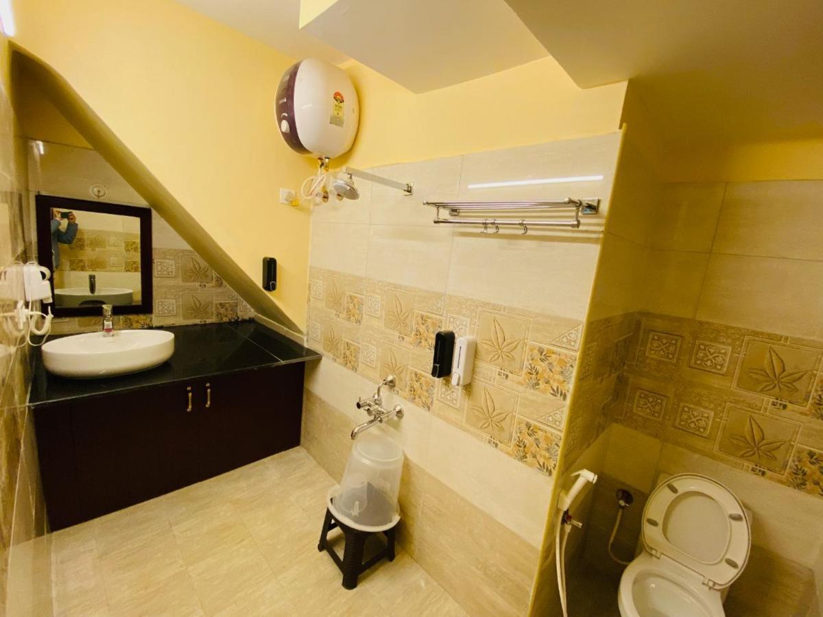 Aakash Rooms And Cottages, Ооти Екстериор снимка