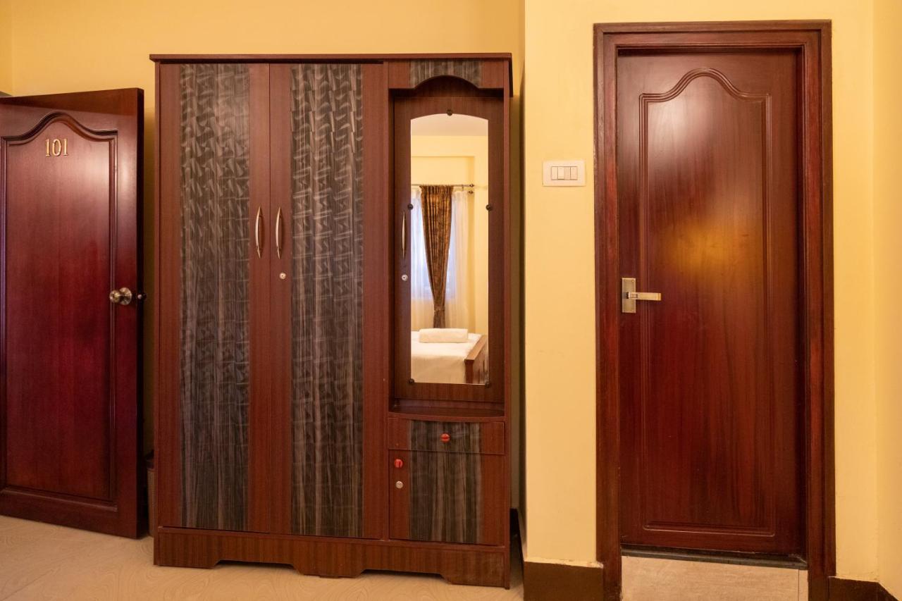 Aakash Rooms And Cottages, Ооти Екстериор снимка